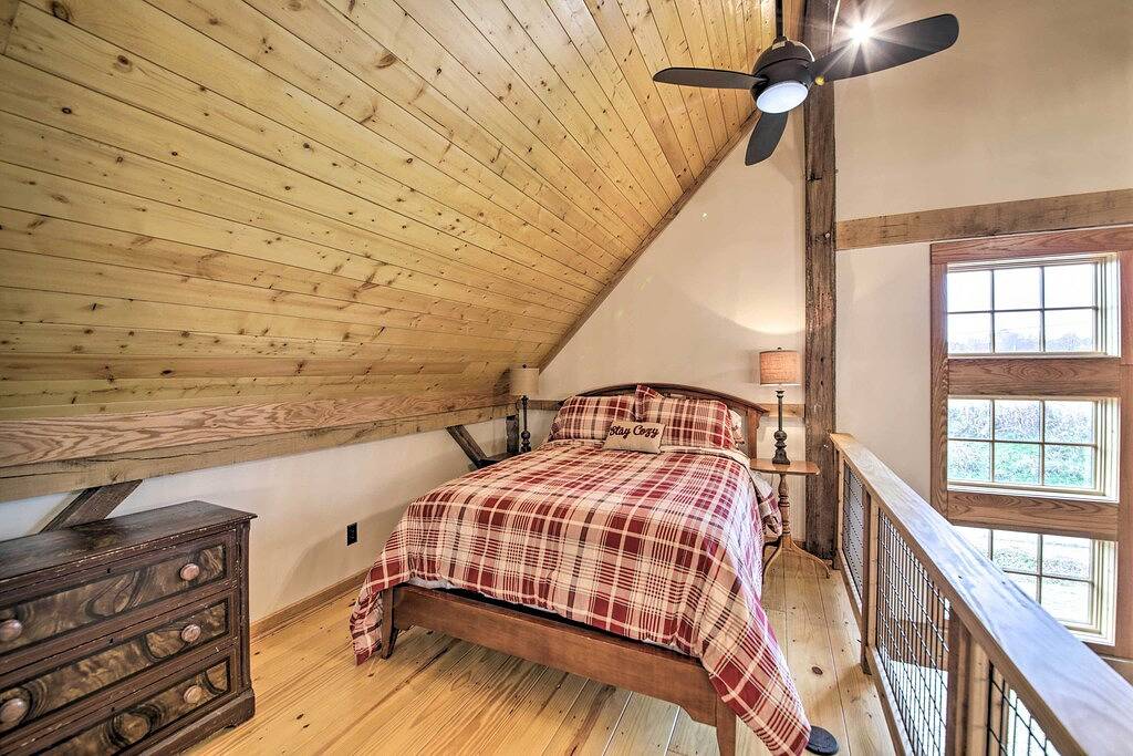 Bloomington Cabin: 4 Mi to Indiana University in Monroe County (IN)