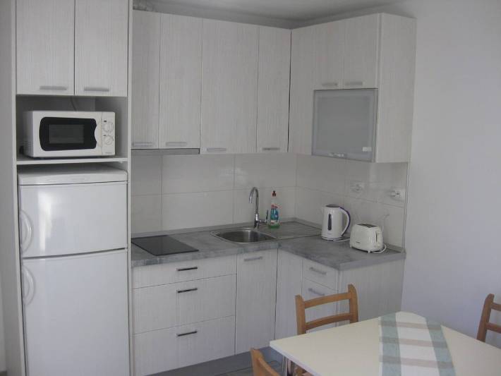 Gîte pour 4 personnes, avec jardin dans Murter - 3