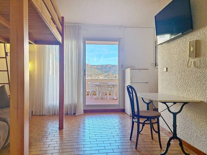 Gîte pour 2 personnes, avec piscine et terrasse dans Port de Bormes les Mimosas - 2