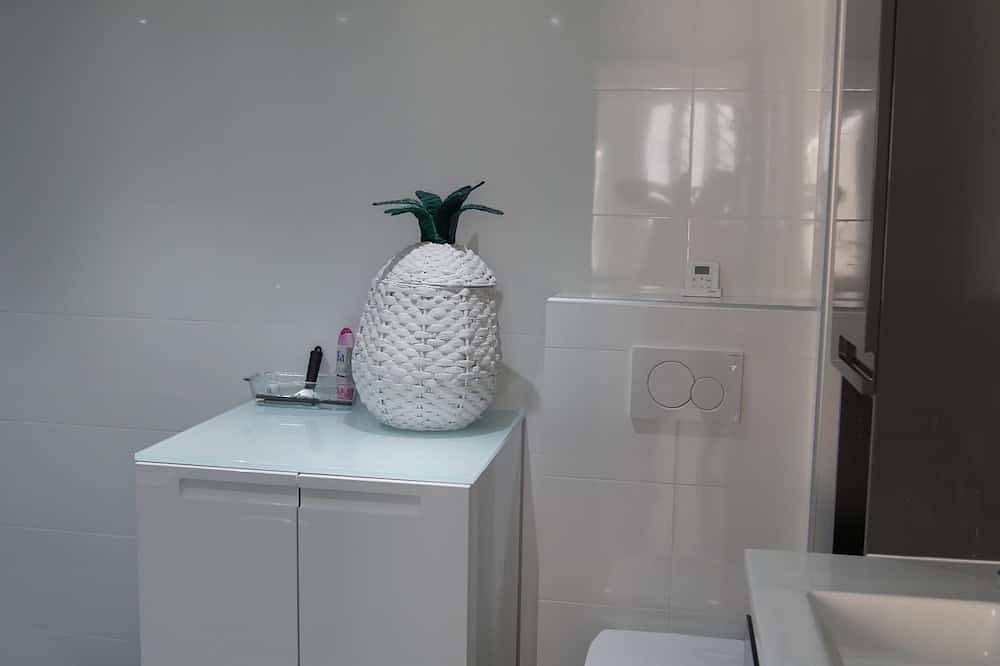 Appartamento intero, Loft elegante e moderno, arredamento industriale in Beausoleil, Nizza e dintorni