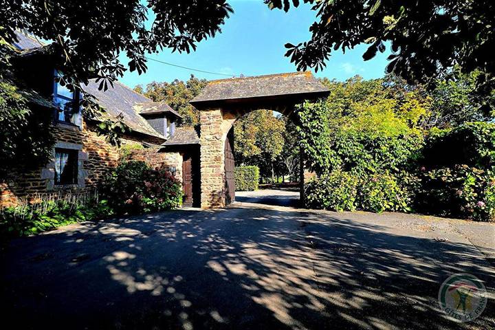 Location de vacances pour 2 personnes, avec jacuzzi et jardin à Bruz - 2