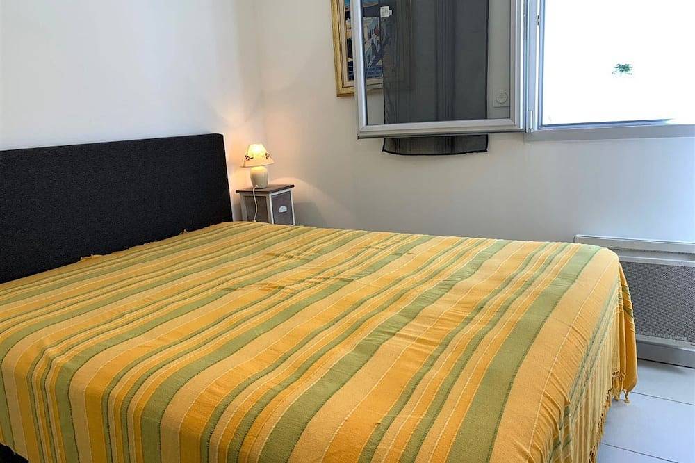Entire apartment, Comfort 3* near beach, air conditioning and parking in Mèze in Mèze, Côte d'Améthyste
