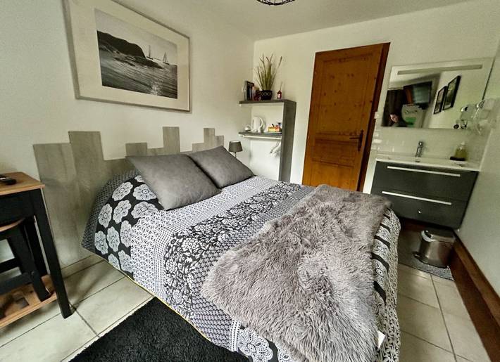 Chambre d’hôte pour 2 personnes, avec Jacuzzi et Terrasse ainsi que Jardin et Piscine en France - 3