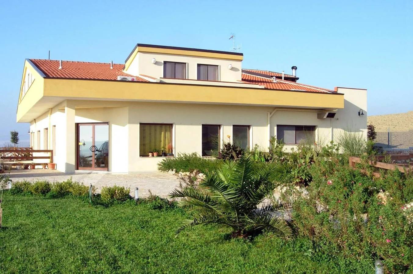 Camera 'Villa Ristòries 3' con vista collina, Wi-Fi e aria condizionata in Matera, Piana del Metaponto