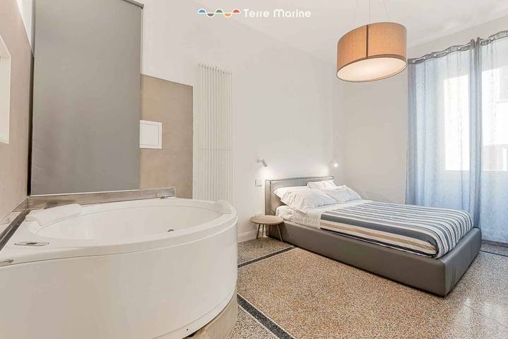 Ganze Wohnung, Ferienwohnung für 2 Personen mit Balkon/Terrasse in La Spezia (By), La Spezia