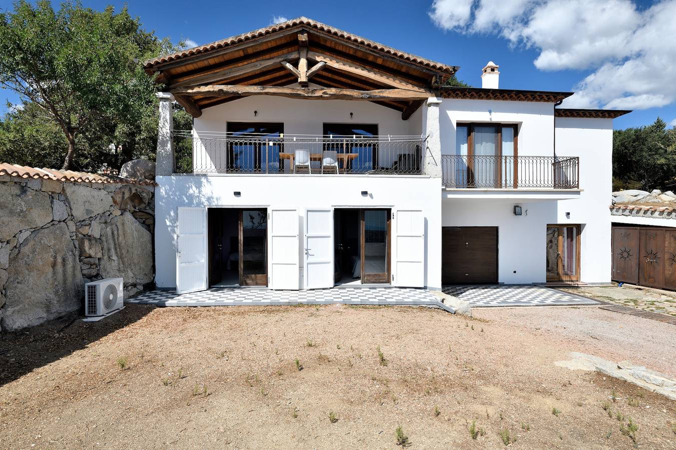 Maison de vacances 'Ami' avec vue sur la mer, terrasse privée et jardin commun in Arzana, Barbagia