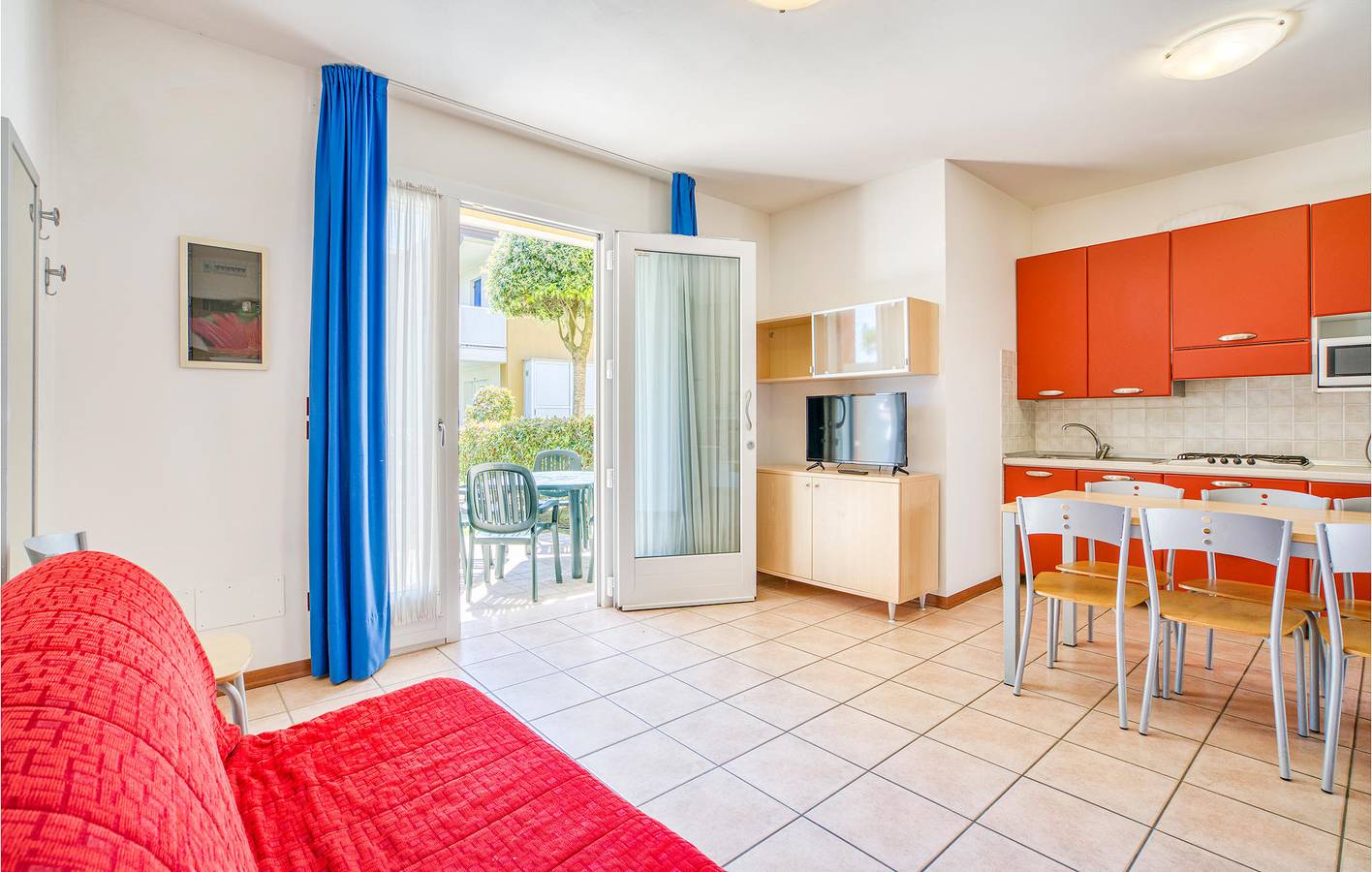 Appartamento intero, Appartamento con terrazza a bordo piscina - 1,5 km dalla spiaggia in Porto Santa Margherita, Caorle