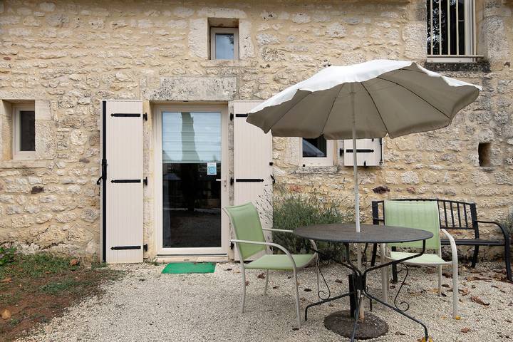 Room 'Chambre Lune' with Shared Pool, Wi-Fi and Air Conditioning - Table d'Hôtes in Salignac-Eyvigues, Périgord Noir