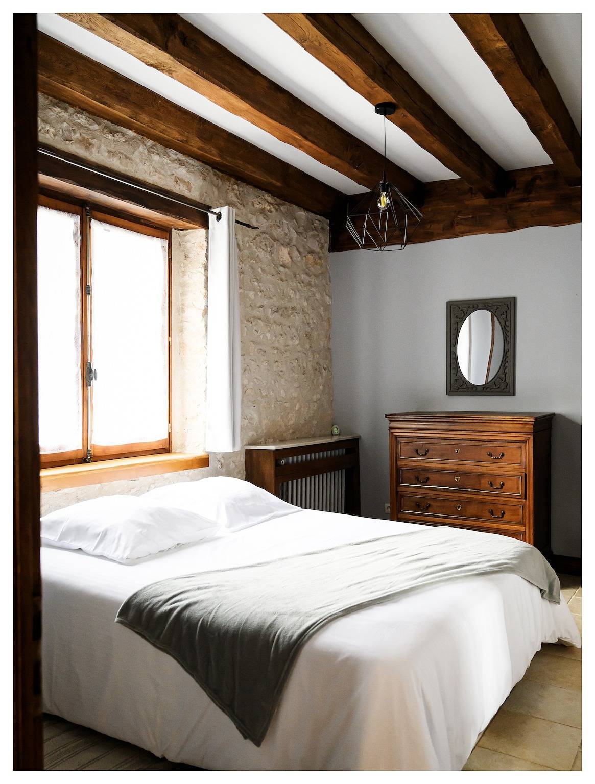 Cottage 'Le Cerisier' with shared garden and Wifi in Chenou, Seine-et-Marne