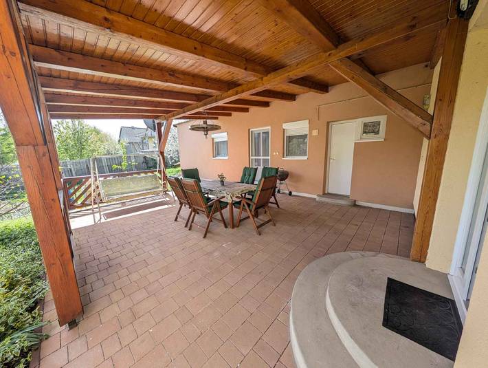 Ganze Ferienwohnung, Ferienwohnung mit Wlan und grosser Terrasse in Fonjod, Plattensee Südufer
