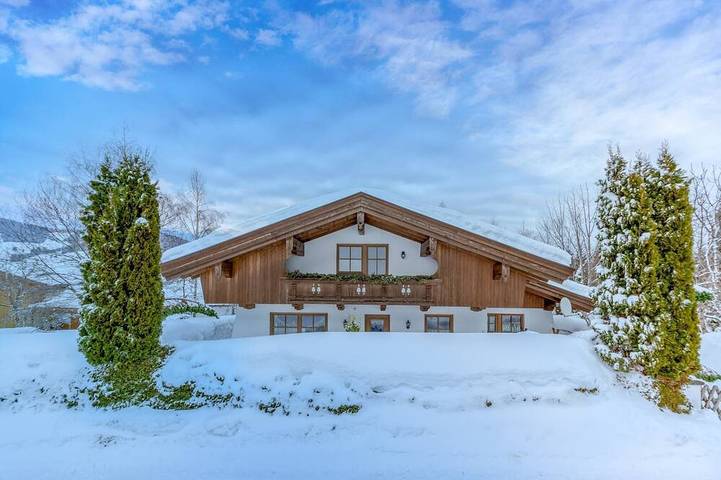 Hütte für 9 Personen, mit Balkon und Garten, mit Haustier in Kirchberg in Tirol