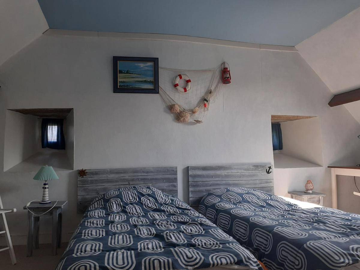Petite maison de pêcheur à 800 m de la plage idéale pour 2 personnes in Maupertus-sur-Mer, Région de Cherbourg