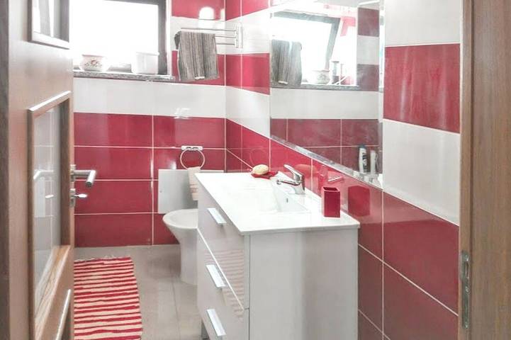 Ferienhaus für 6 Personen, mit Balkon/Terrasse und Terrasse sowie Garten