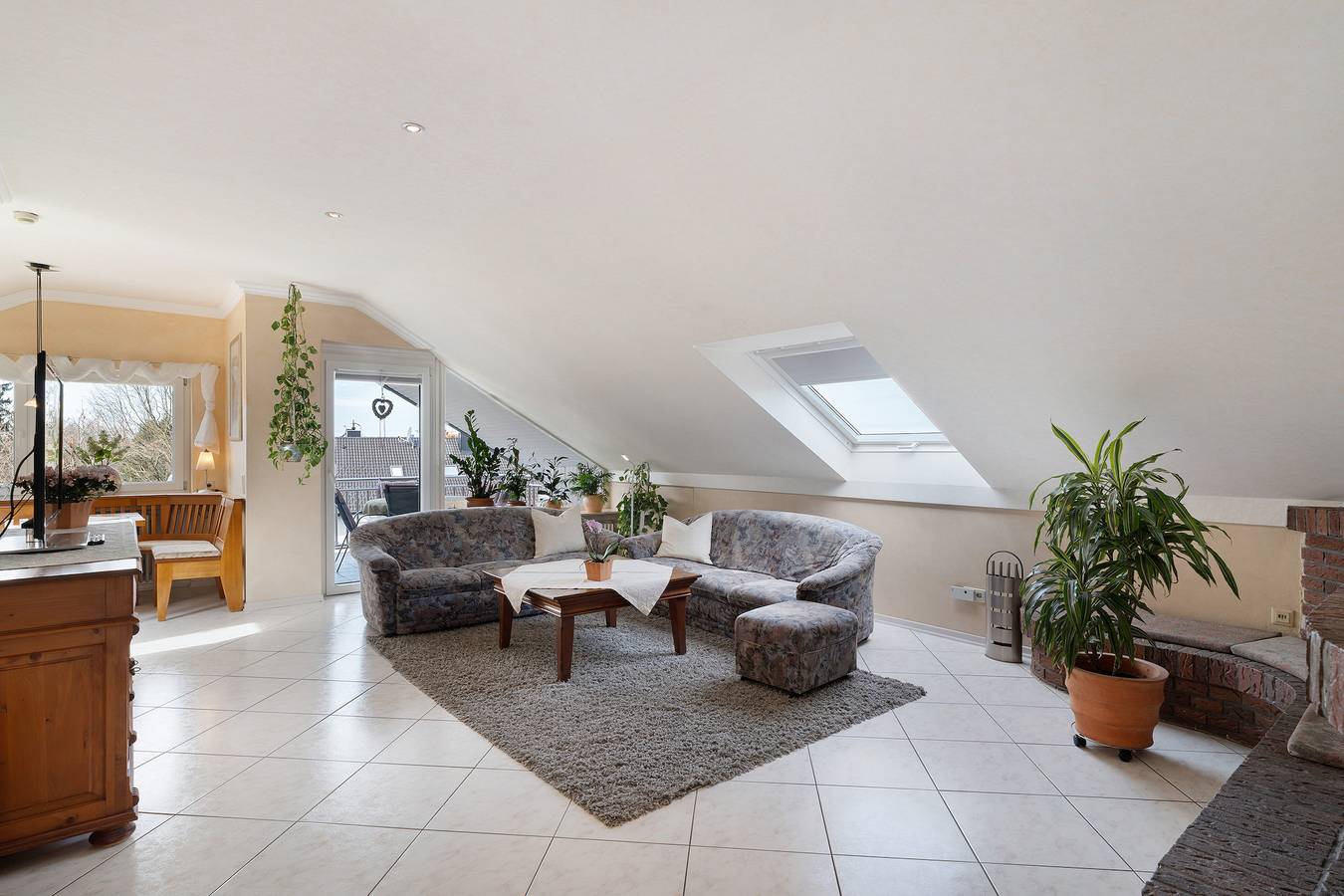 Ganze Wohnung, Ferienwohnung Atelier" mit Gemeinschaftsgarten, Balkon und Wi-Fi in Obersasbach, Sasbach