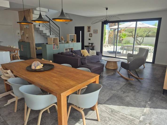 Location de vacances pour 6 personnes, avec piscine ainsi que vue et jardin à Nézignan-l'Évêque - 3