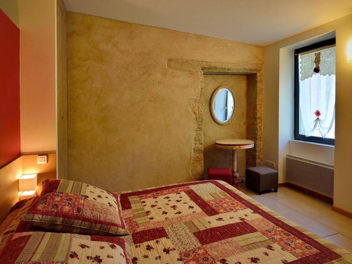 Guestroom Roussennac, 1 pièce, 2 personnes - Fr-1-601-435 in Roussennac, Aveyron