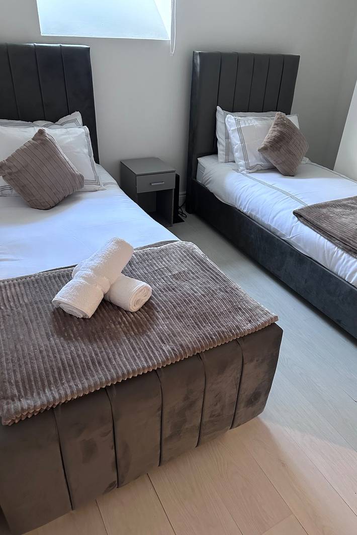 Ferienwohnung für 5 Personen, mit Seeblick und Garten, kinderfreundlich in London - 2