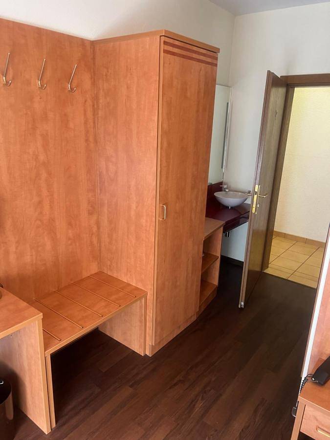 Hotel für 36 Personen, mit Garten und Terrasse in Essen - 2