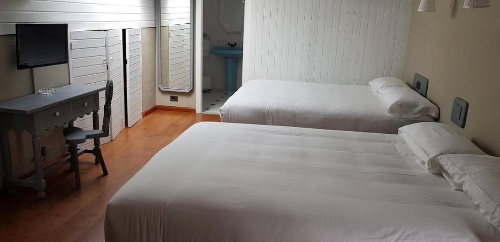 Hotel para 2 personas, con terraza y jardín, Se admiten mascotas en Castrillón - 4