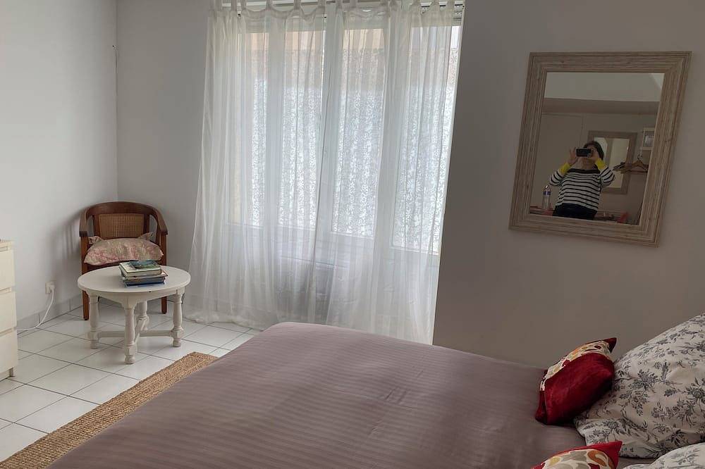 Apartamento entero, Charmant Studio en Centre Ville in Saint-Arnoult-en-Yvelines, Yvelines
