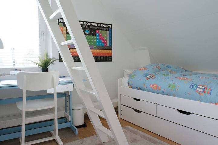 Duin- en strandvilla met zeer grote en prachtige tuin in Camperduin, Noord-Holland - Kust van de Noordzee