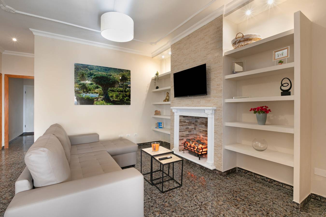 Entire apartment, Vacation Apartment 'Casa Taknara 1' with Private Terrace and Wi-Fi in El Sobradillo, Santa Cruz de Tenerife