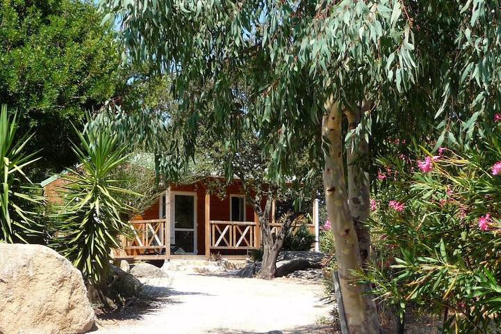 Algajola, Strandnähe, Chalet aus Holz, klimatisiert, für 4/5 Pers., ruhige Lage in Aregno, Calvi und Umgebung