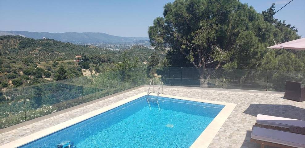 Villa für 4 Personen, mit Ausblick und Garten sowie Pool in Griechenland - 3