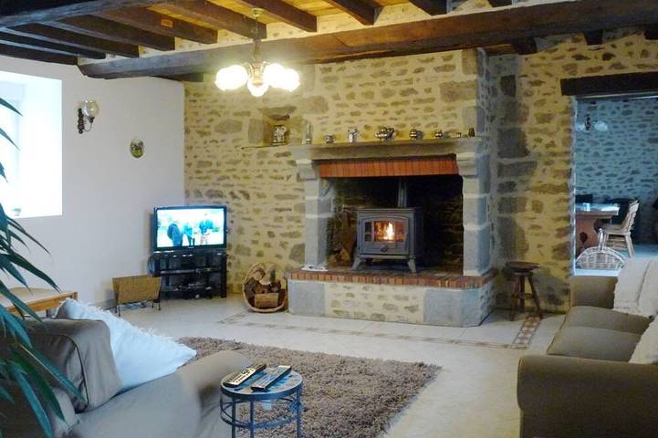 Gîte pour 6 personnes, avec jardin à Saint-Thomas-de-Courceriers - 2