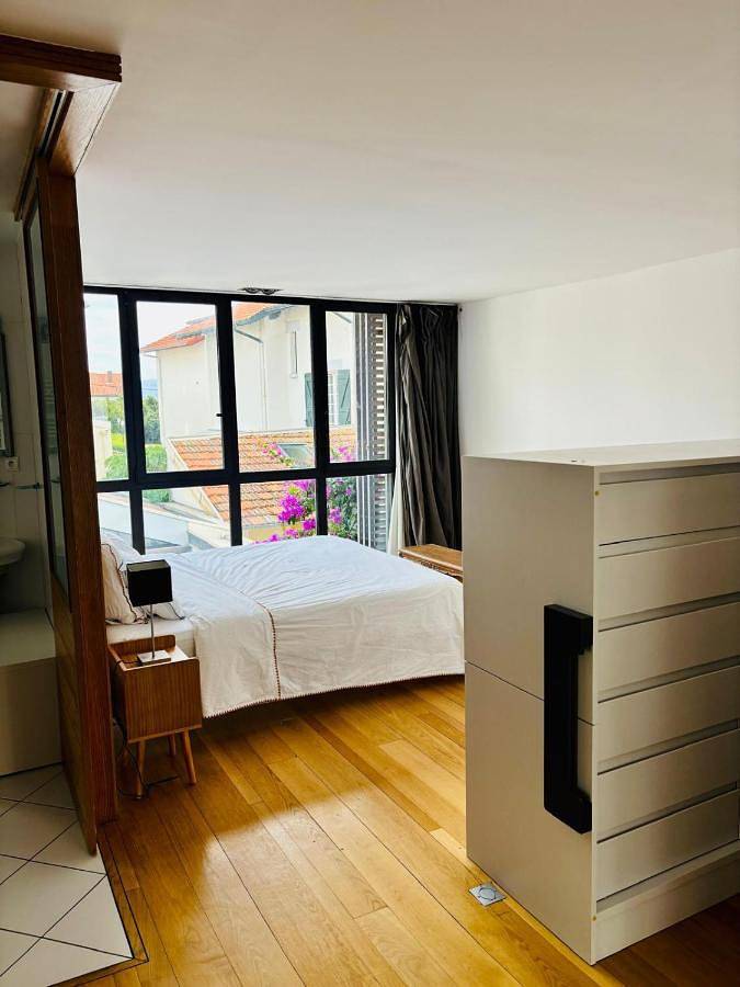 Location de vacances pour 8 personnes, avec vue et jardin, animaux acceptés dans Lagoondy Surf School Bidart - 2