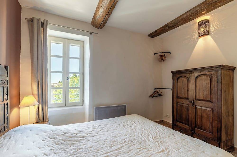 Entire apartment, Le Chef d'Escadron in Cadenet, Parc naturel régional du Luberon