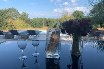 Gîte pour 12 personnes, avec jardin et piscine à Saint-Privat-des-Prés