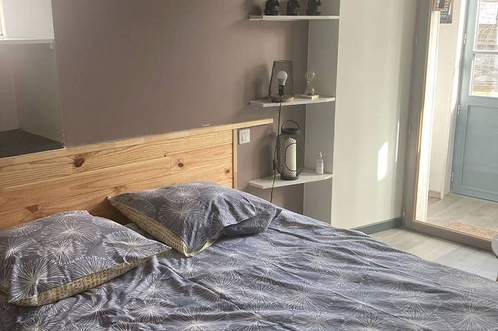 Entire apartment, Studio sur la Neste\" in downtown Arreau in Arreau, French Pyrenees