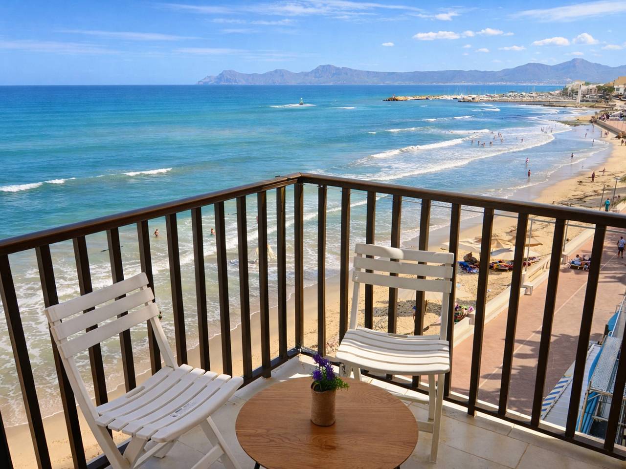 Entire apartment, Seafront apartment panoramic view - 4 guests in Can Picafort, Santa Margalida