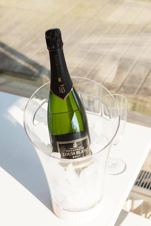 BnB für 2 Personen, mit Ausblick und Seeblick sowie Pool und Garten in Amsterdam - 4