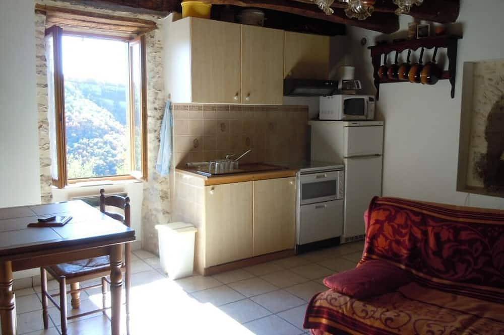 46G11150 - Rocamadour in Rocamadour, Massif Central