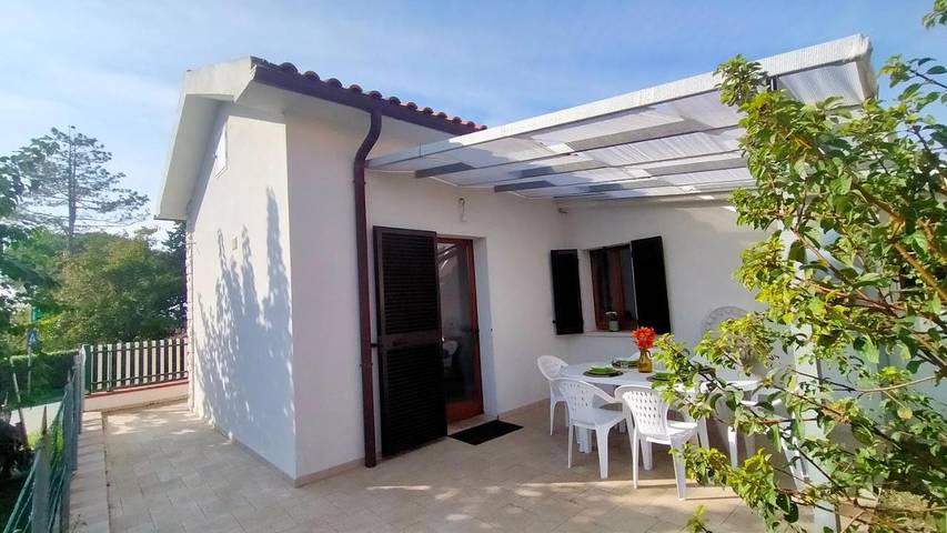 Casa vacanza per 5 persone, con Terrazza e Giardino nonché Piscina a Numana