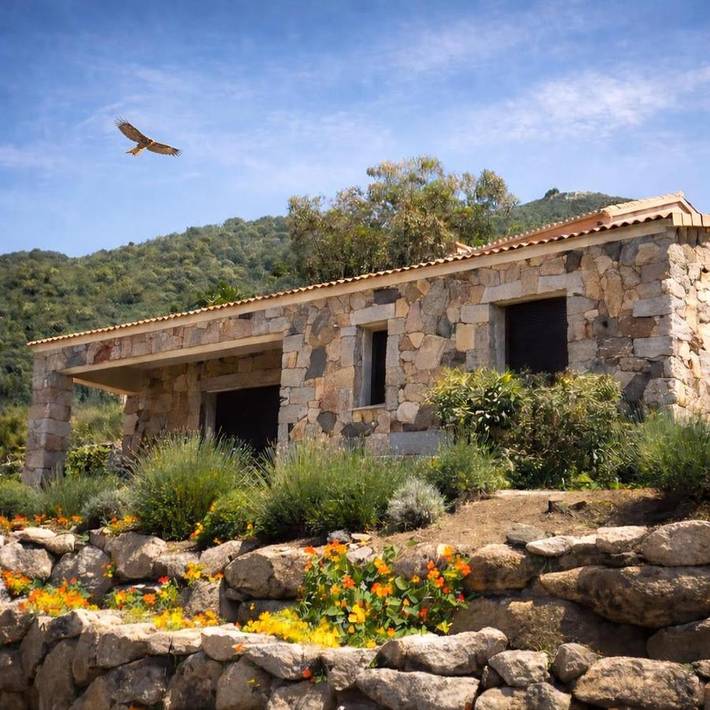 Location de vacances pour 4 personnes, avec jardin et vue à Santa-Maria-Figaniella