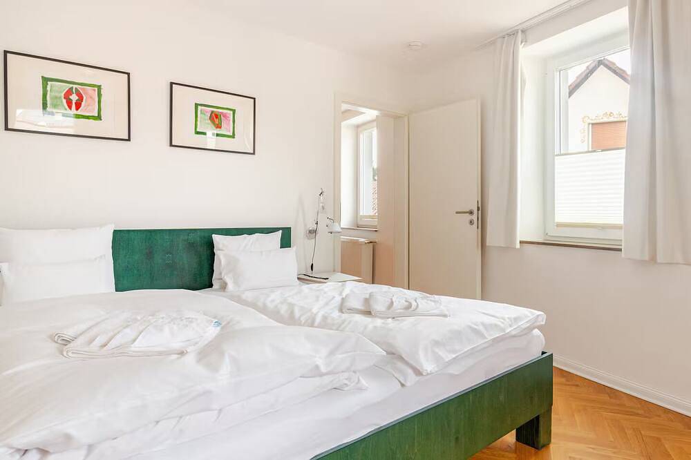 Ganze Wohnung, Stilvolle Wohnung mit großer Terrasse, Klimaanlage und Parkplatz in Deidesheim, Pfälzer Rheinebene