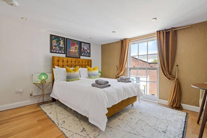 Apartment for 2 people, with pets in Chichester