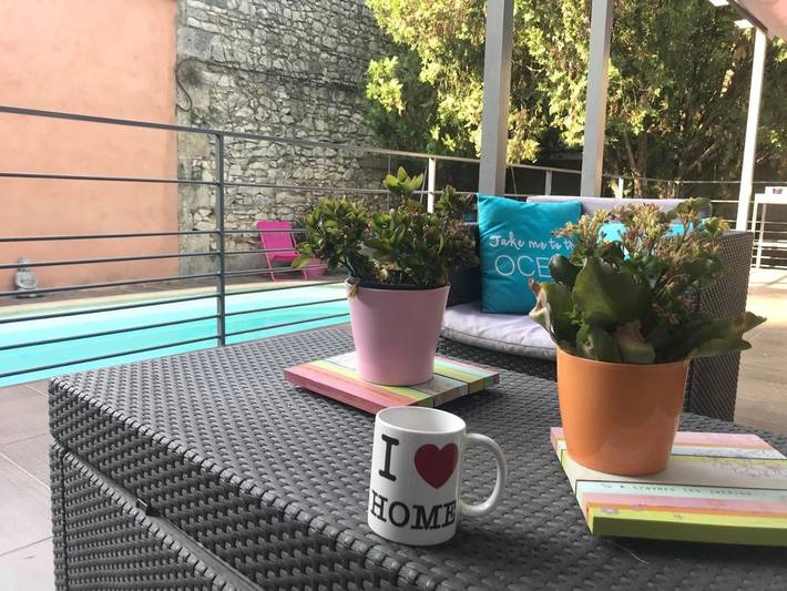 Maison d’hôte pour 2 personnes, avec jardin et terrasse ainsi que vue et piscine