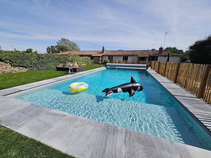 Maison de vacances pour 8 personnes, avec terrasse ainsi que vue et piscine, animaux acceptés