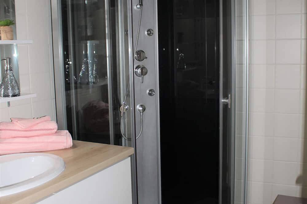 Entire apartment, Appart'Station Arras in Arras, Arras region