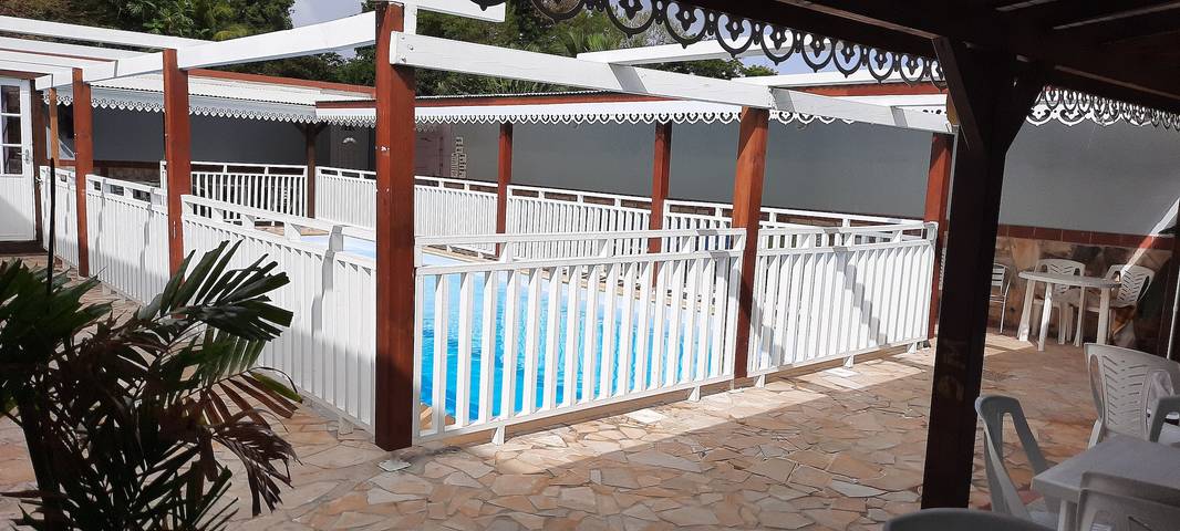 Gîte pour 2 personnes, avec terrasse et piscine à Sainte-Marie - 2