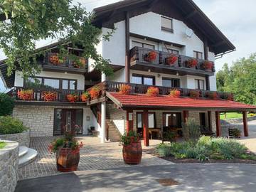 Cottage pour 2 personnes, avec vue et jardin à Logatec
