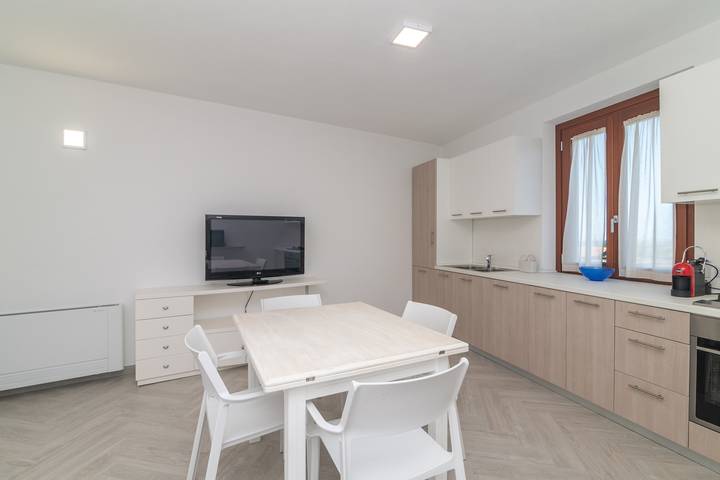 Appartamento intero, Appartamento 'Medici' con terrazza privata, Wi-Fi e aria condizionata in Aglientu, Gallura