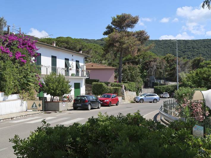 Ferienwohnung für 6 Personen, mit Balkon und Terrasse sowie Garten in Portoferraio