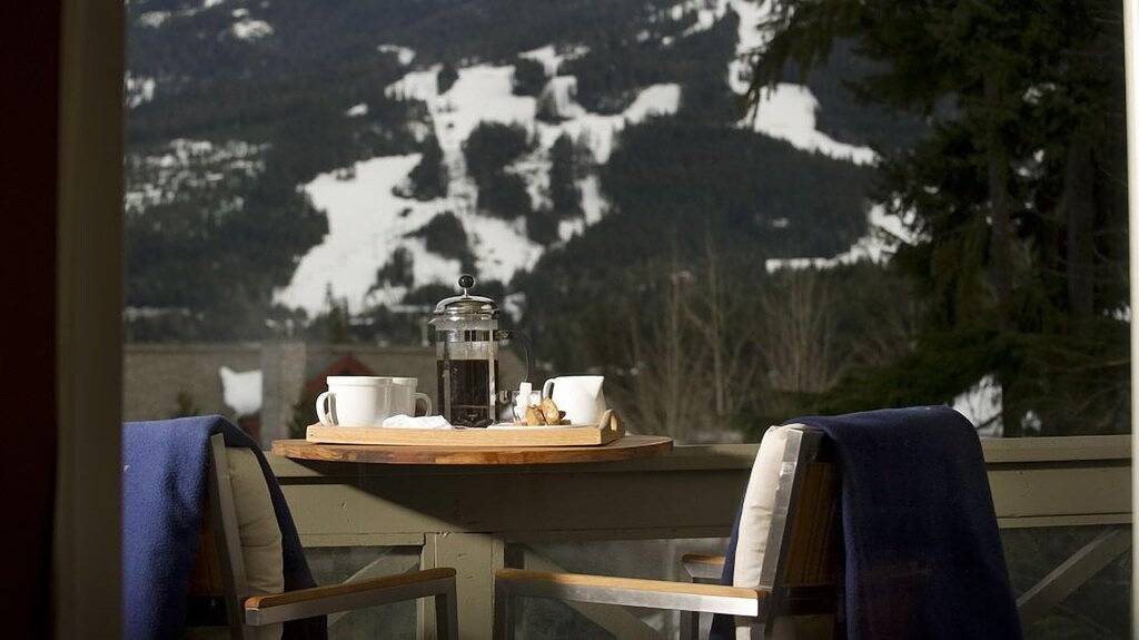 Whistler Elegance - Designer's Luxury 4 Br Home - Whirlpool mit spektakulärer Aussicht in Whistler, Whistler Blackcomb