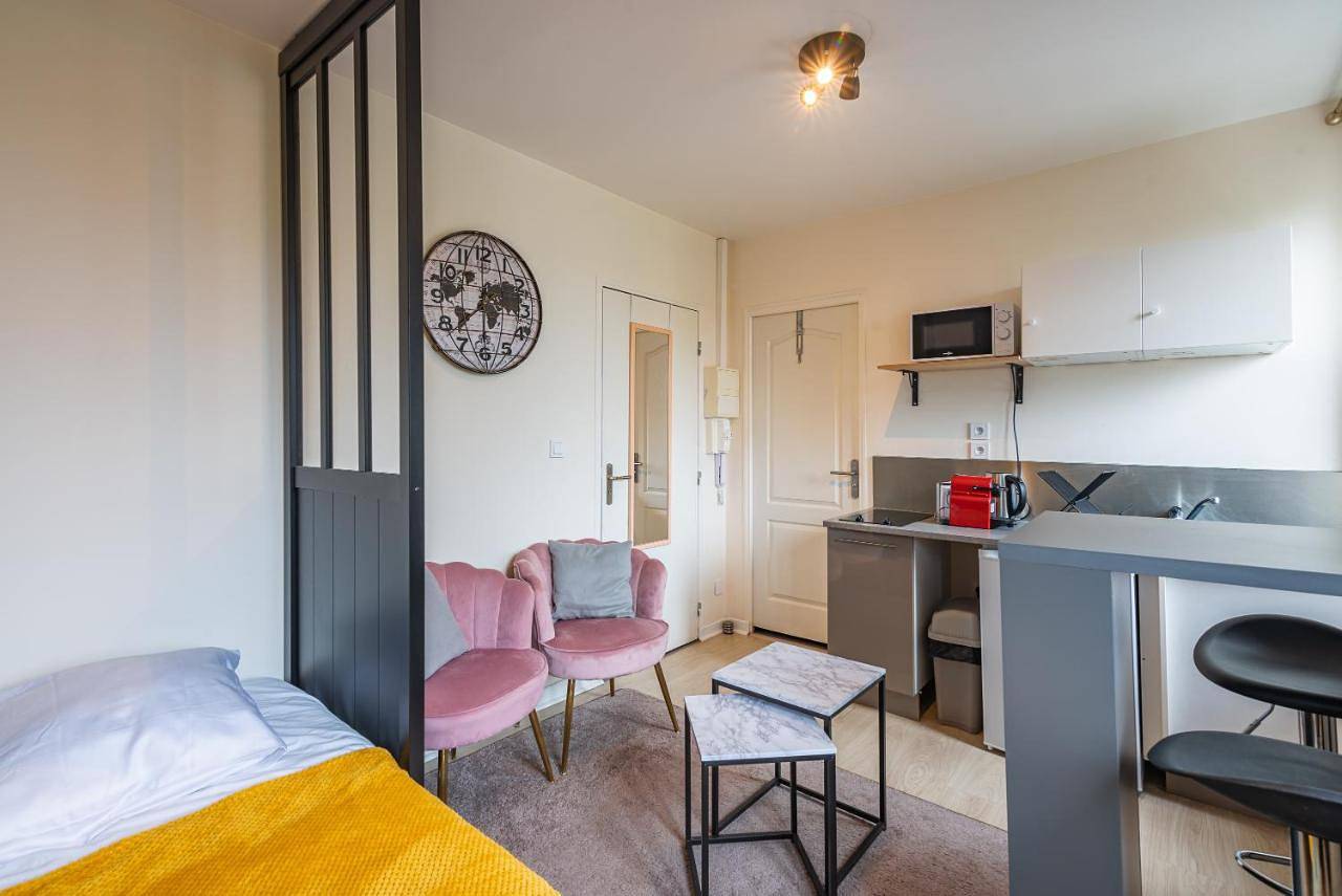 Appartement entier, One-Bedroom Apartment in Nazelles-Négron, Région de Tours