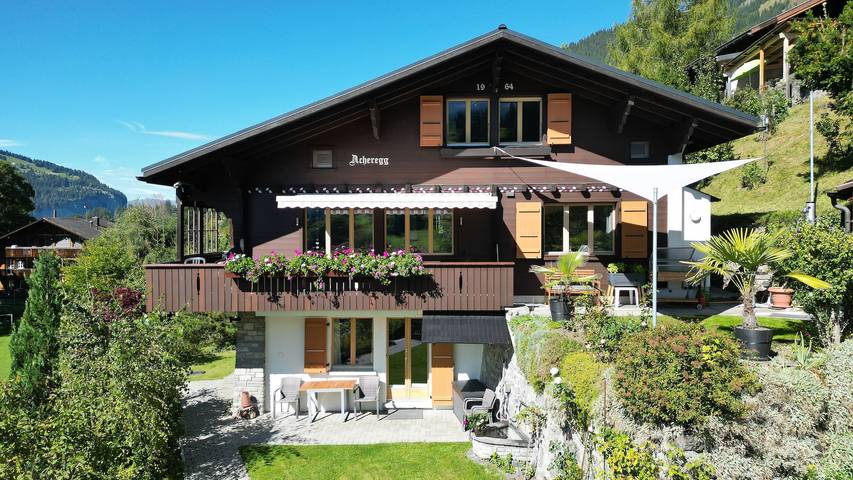 Hütte für 2 Personen, mit Garten und Terrasse in Wengen